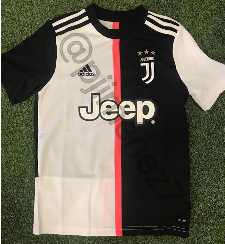 Notizie Juve, le foto della prima maglia del prossimo anno.