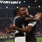 Alex Sandro e Douglas Costa