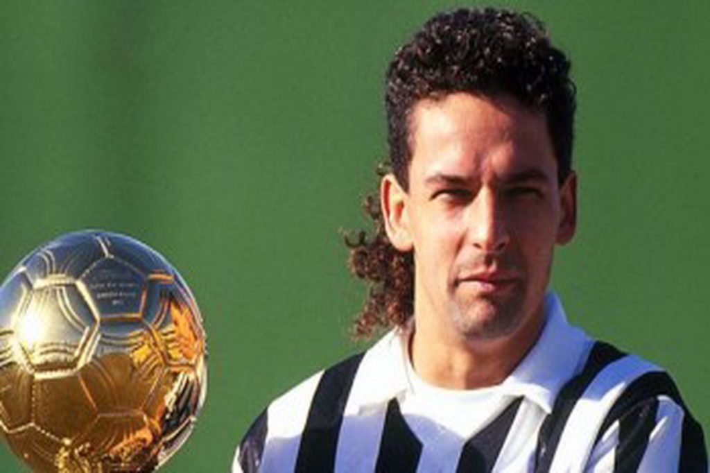 Roberto Baggio con il Pallone d'Oro vinto alla Juve