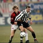 Zinedine Zidane con la maglia della Juve