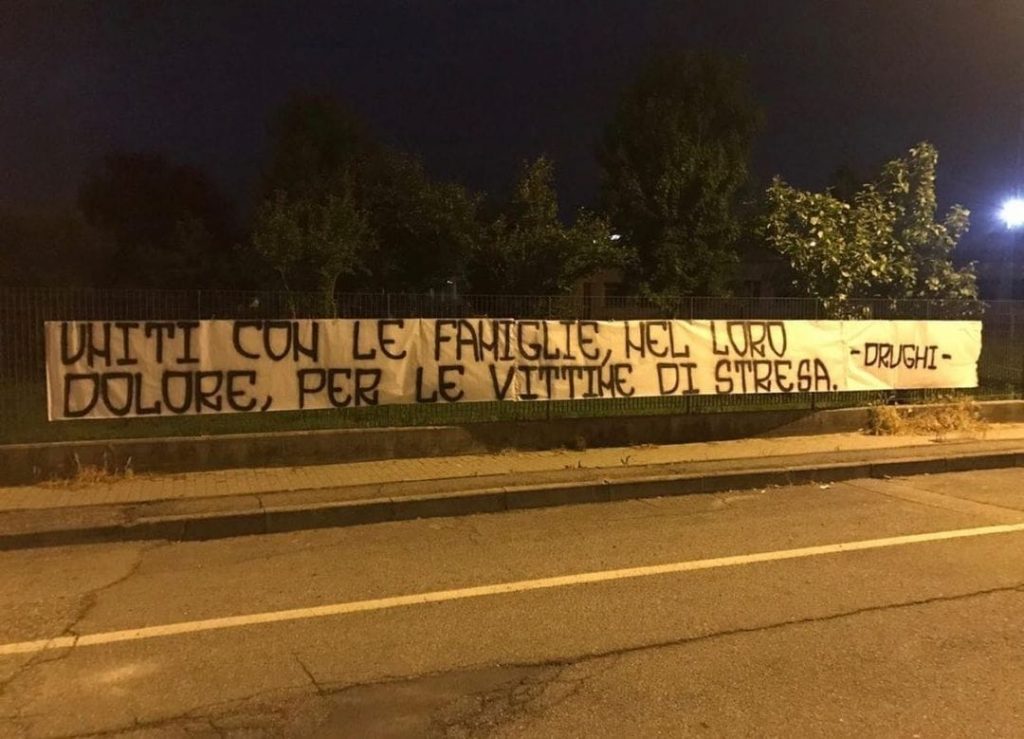 Striscione dei tifosi juventini