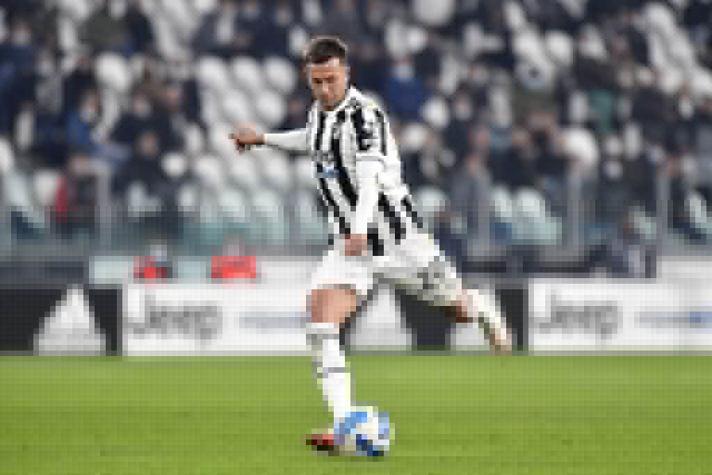Federico Bernardeschi con la maglia della Juve