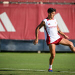 L'ex Juve Paulo Dybala con la maglia d'allenamento della Roma